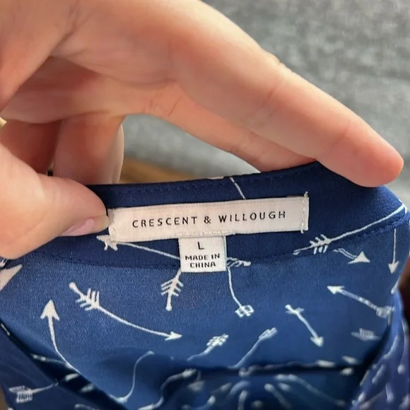 NWT Crescent & Willough 3/4 Long Sleeve Blouse Shirt Blue Arrows Womens L - Picture 6 of 10